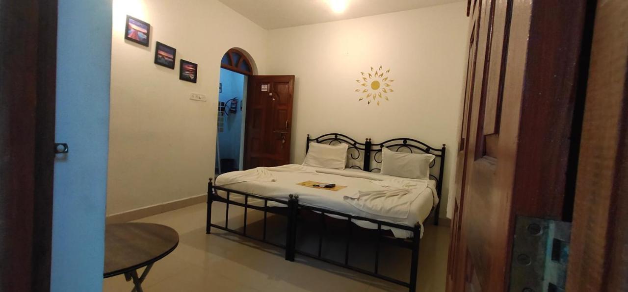 Rj14 Accommodations At Baga Beach Екстер'єр фото