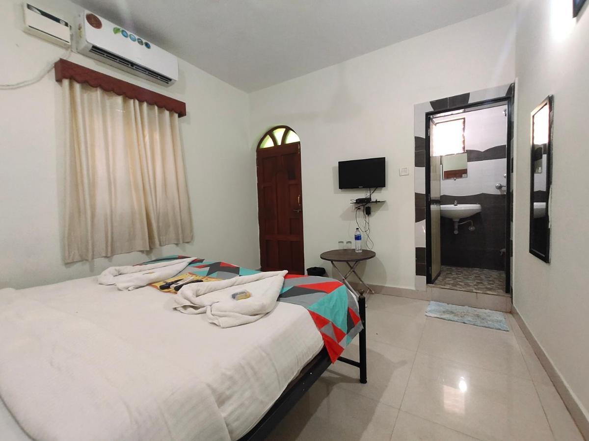 Rj14 Accommodations At Baga Beach Екстер'єр фото