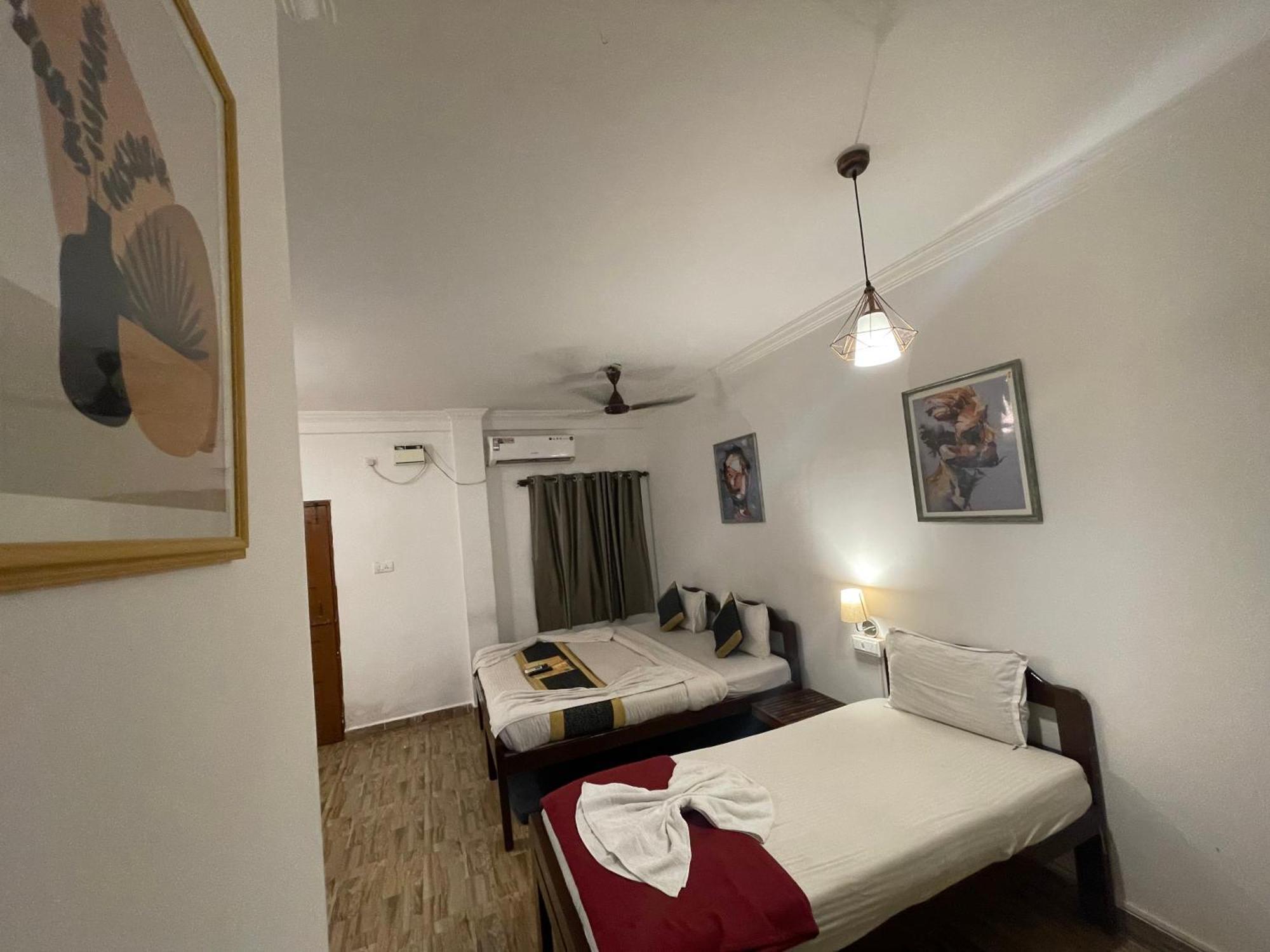 Rj14 Accommodations At Baga Beach Екстер'єр фото