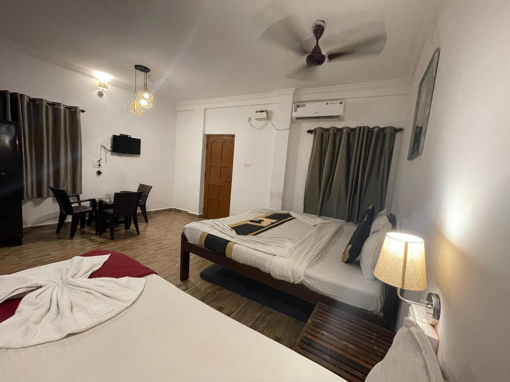 Rj14 Accommodations At Baga Beach Екстер'єр фото