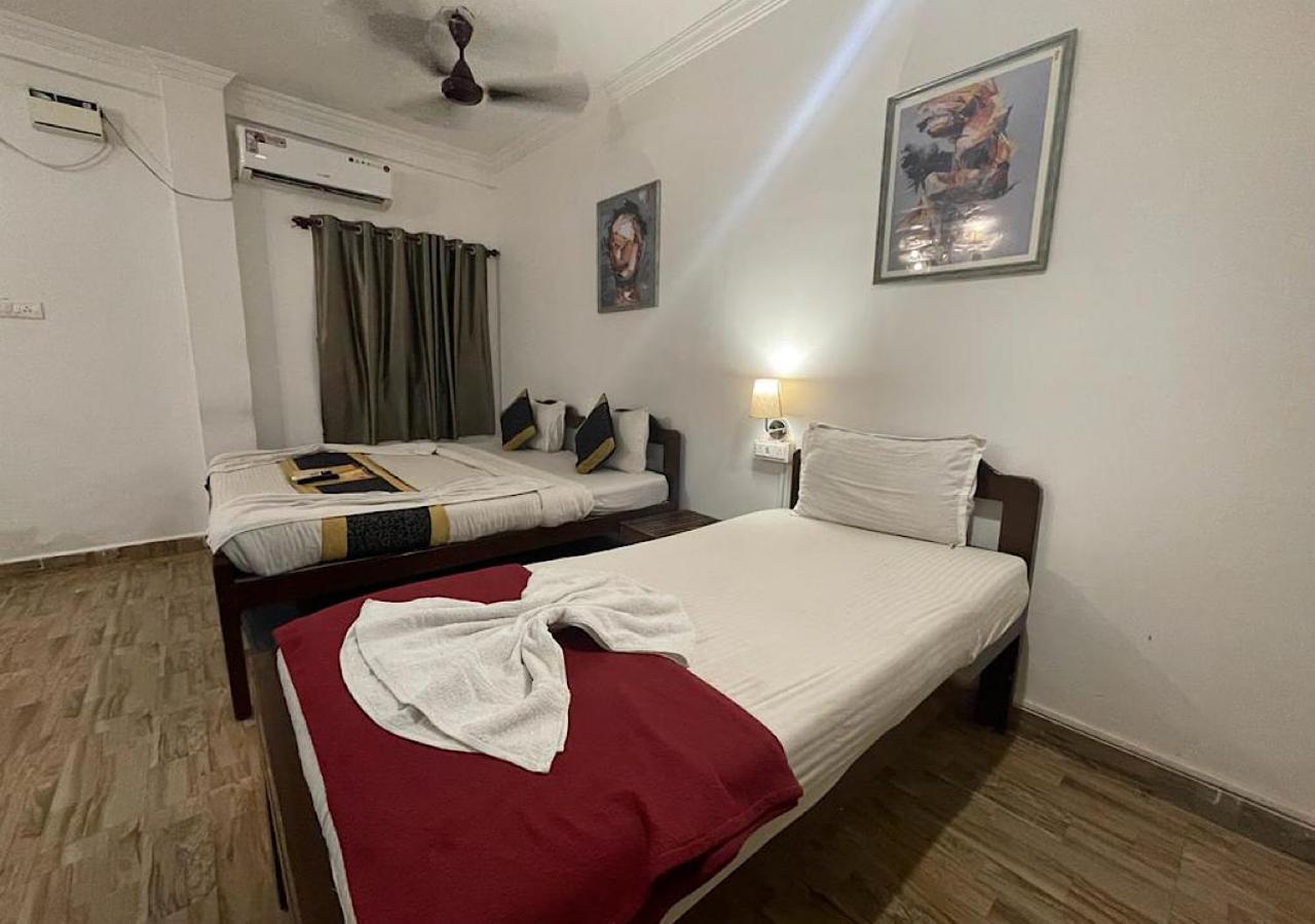 Rj14 Accommodations At Baga Beach Екстер'єр фото